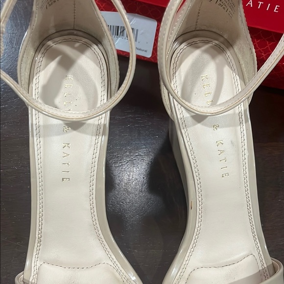 Kelly & Katie Women's Addison Cream Wedge Sandals in a Natural color size 7 - Picture 5 of 11